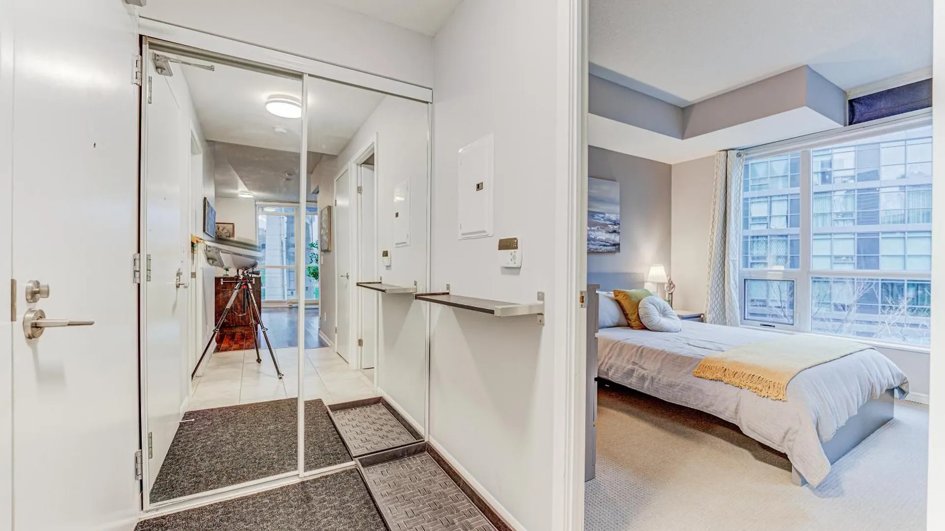 Prime City Pad 2 Bedroom With Cn Tower View Toronto Canada