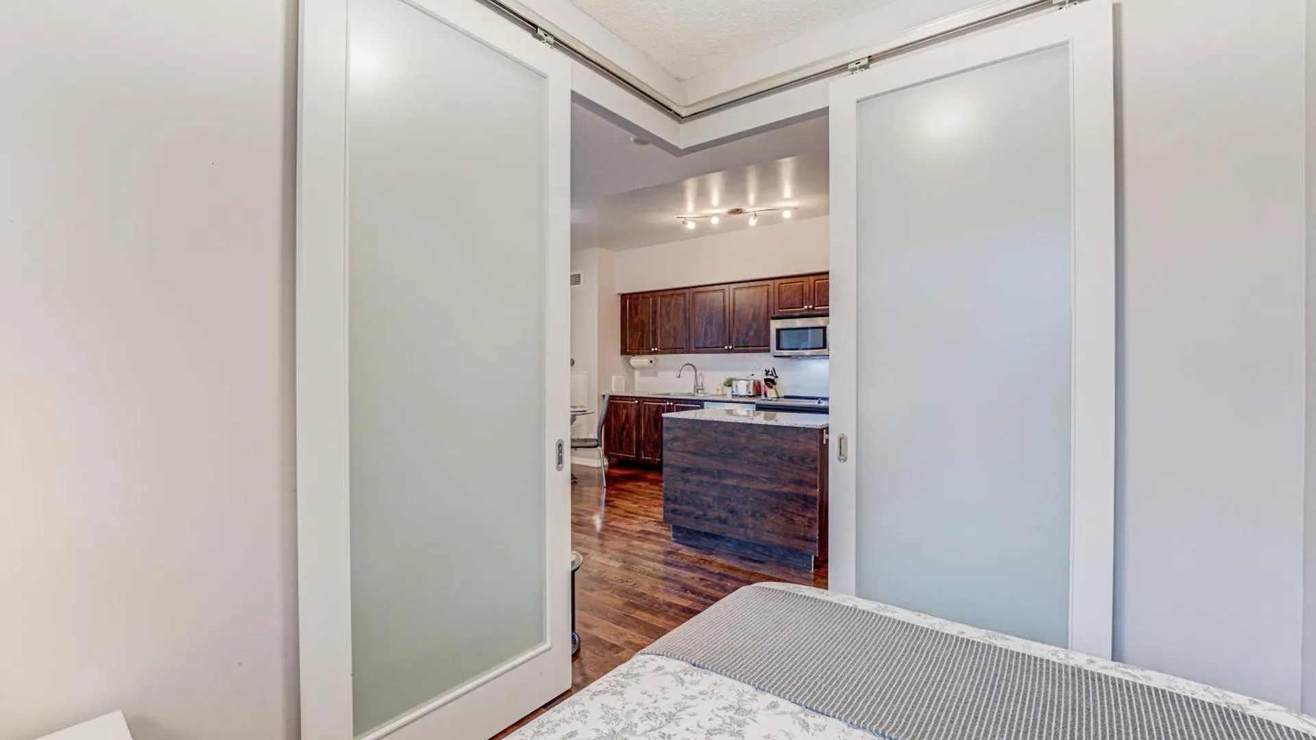 Apartment Prime City Pad 2 Bedroom With Cn Tower View Toronto