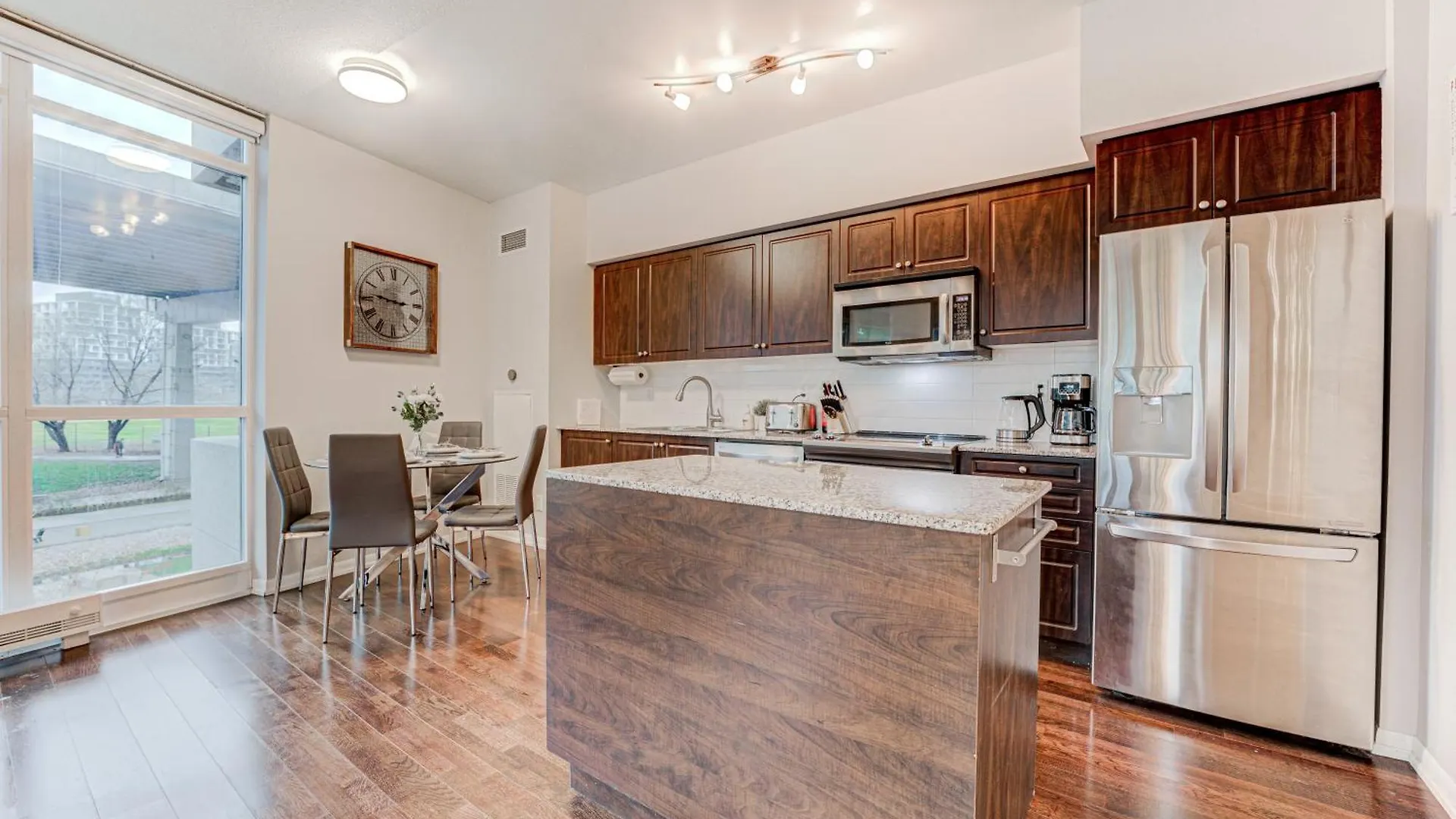 Prime City Pad 2 Bedroom With Cn Tower View Toronto 0*,  Canada